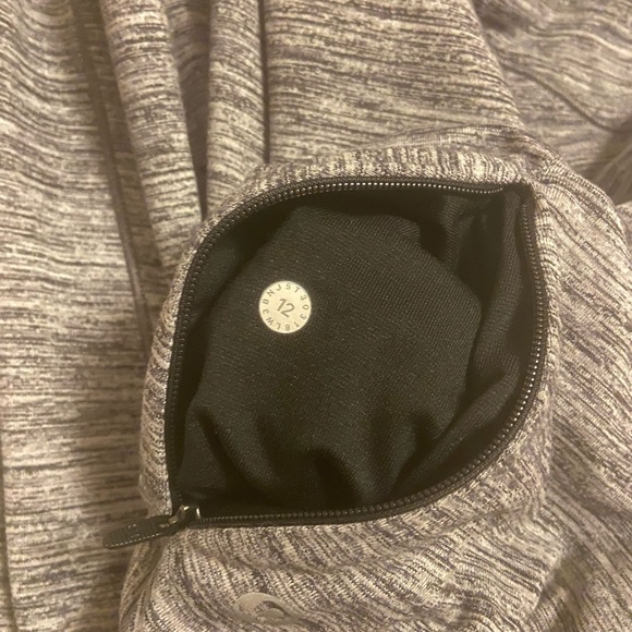 Lulu Lemon Long Sleeve Size 12 - Picture 6 of 6